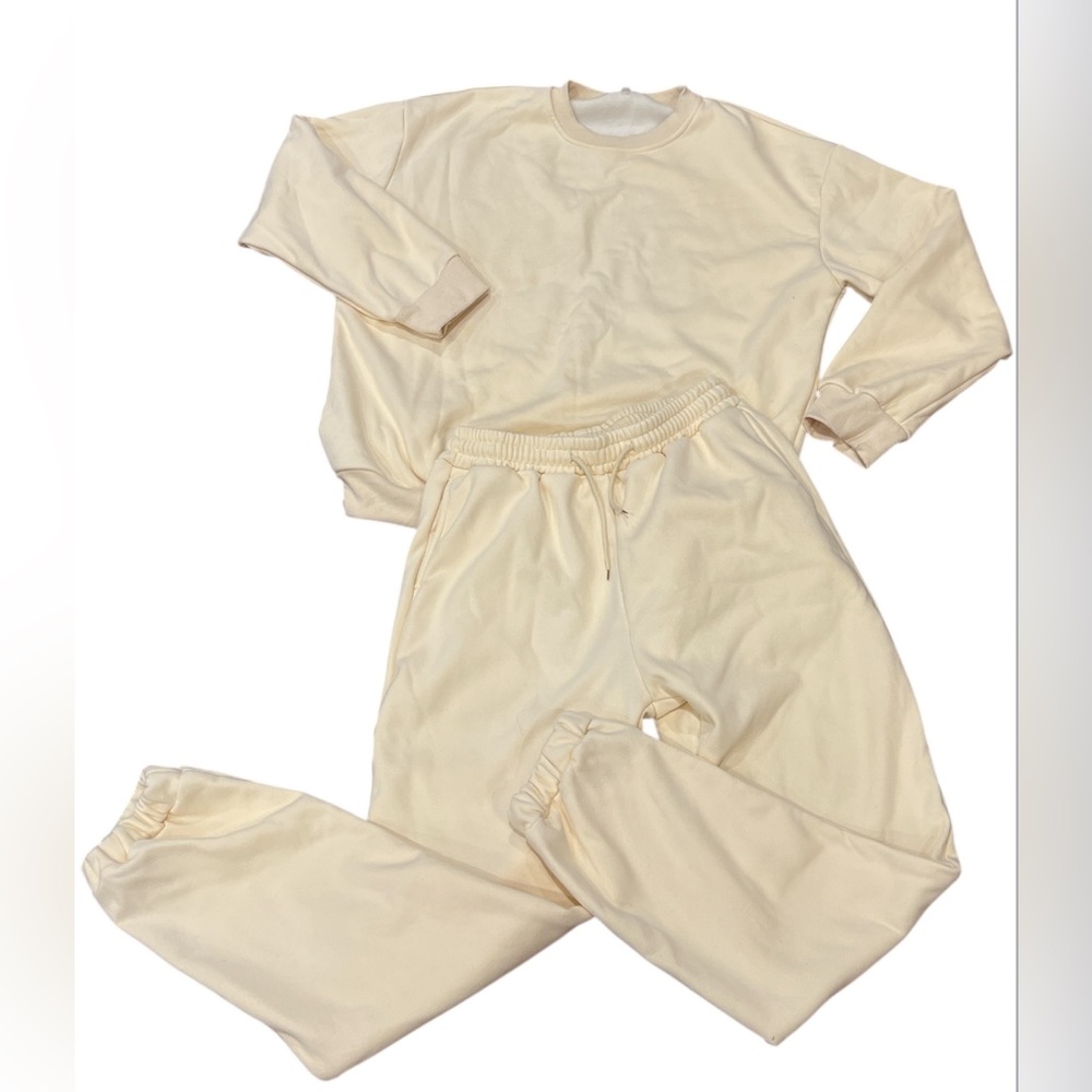 2 piece loose casual cozy cream/ivory plush women’s sweatsuit / size XL